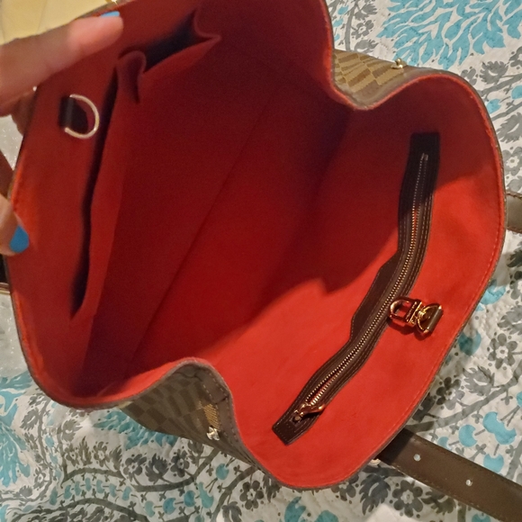 Louis Vuitton Hampstead MM - Picture 7 of 15